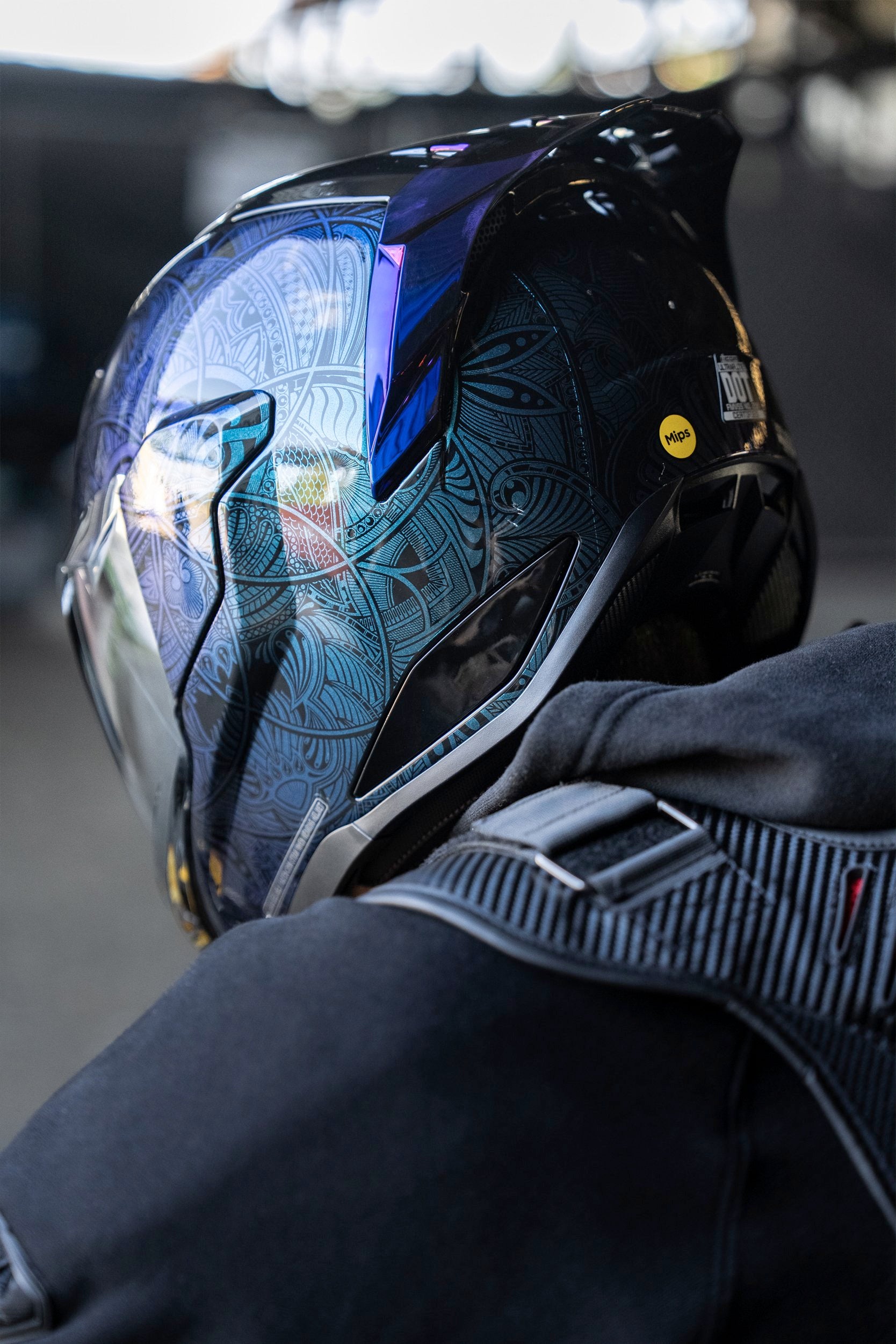 Casco ICON Ultraflite Opal Mandala